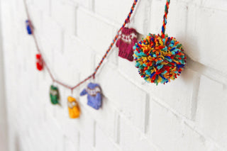 Mini-Sweater Garland: Rainbow