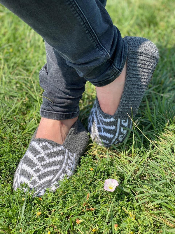 Gray & White Slipper Socks - No Suede