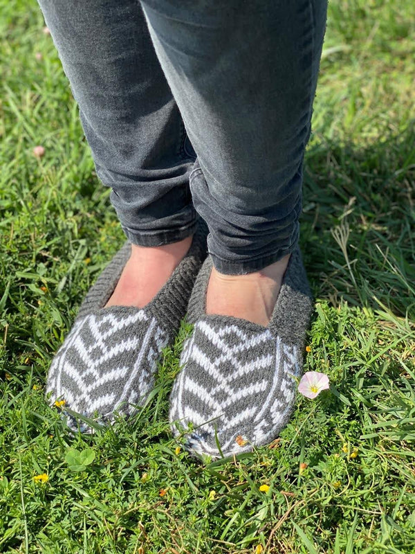 Gray & White Slipper Socks - No Suede